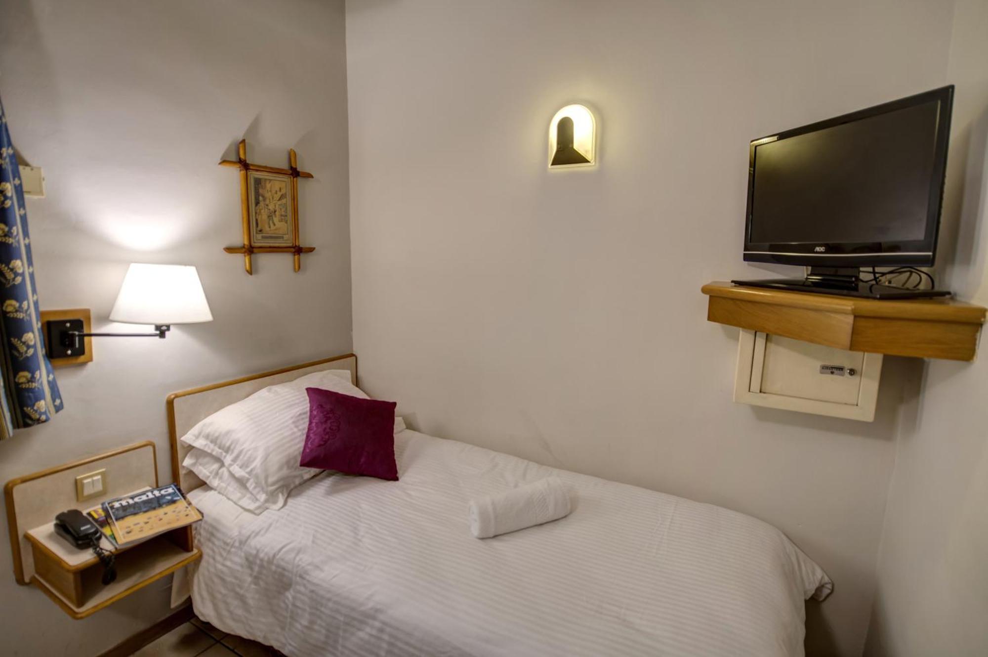 Sliema Chalet Hotel Room photo